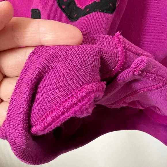 Chic Vintage Sweater with Black Embroidery - Picture 4 of 5